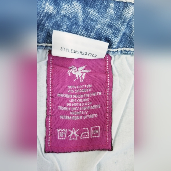 Vigoss Distressed Frayed Hem Shorts - Picture 5 of 9